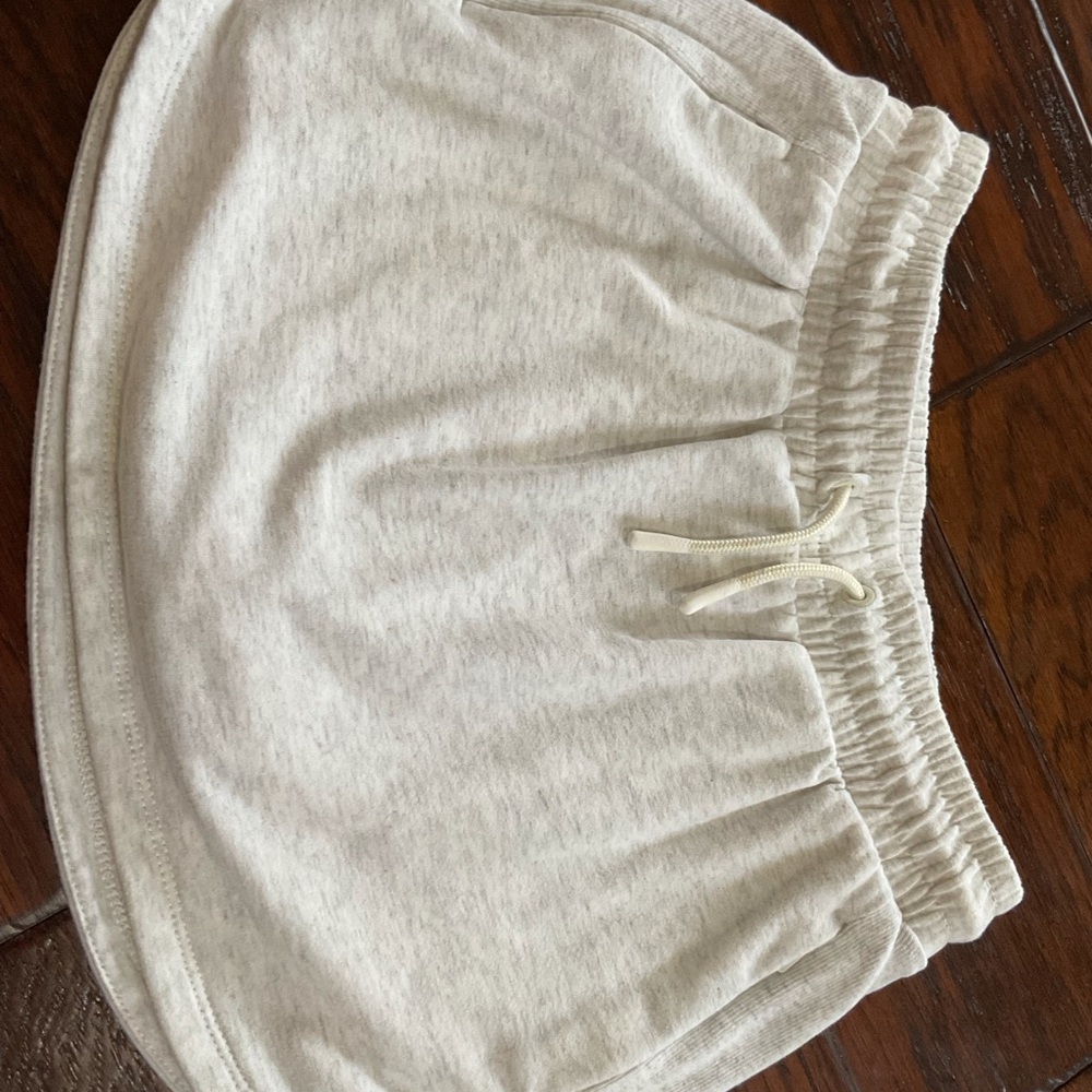 Athleta Girl Oatmeal Heather Retro Chill Skort